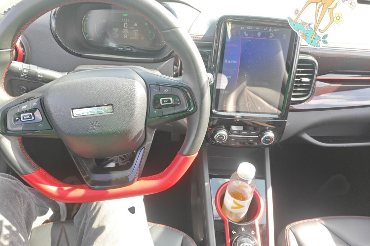 奇瑞 小蚂蚁 2022款 甜粉款 半糖版 三元锂 30kW 408km中控内饰7002