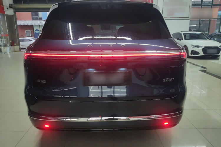 鸿蒙智行 问界M7 2026款 增程 Max四驱版 5座车身外观6