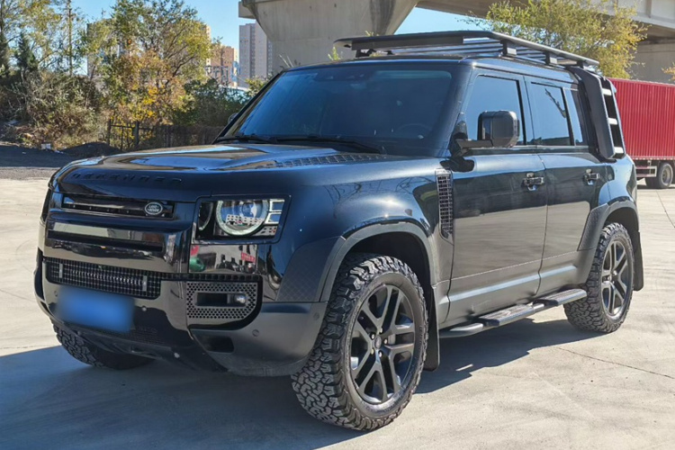 路虎卫士 2023款 改款 110 3.0T P400 暗黑特别版车身外观6008