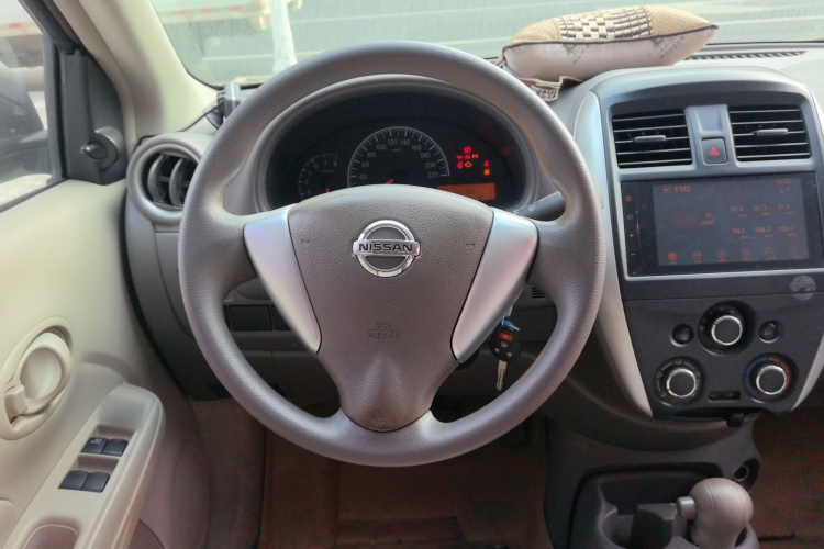 日产 阳光 2015款 1.5XE CVT舒适版中控内饰13