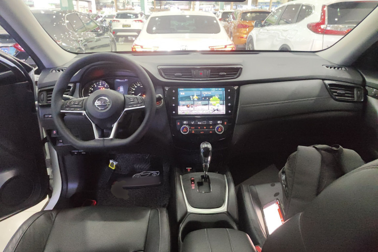 日产 奇骏 2019款 2.0L CVT智联舒适版 2WD中控内饰12