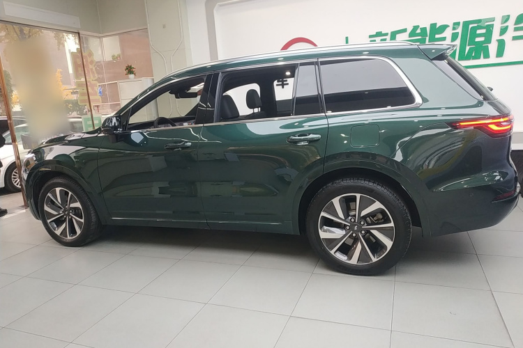 理想汽车 理想ONE 2021款 增程6座版车身外观4