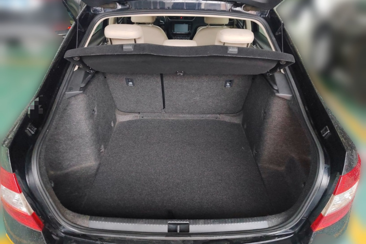 斯柯达 明锐 2016款 1.6L 自动智行版中控内饰23