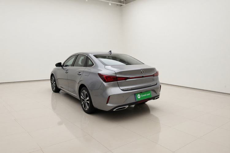 长安 逸动 2020款 PLUS 蓝鲸NE 1.4T GDI DCT尊贵型车身外观5