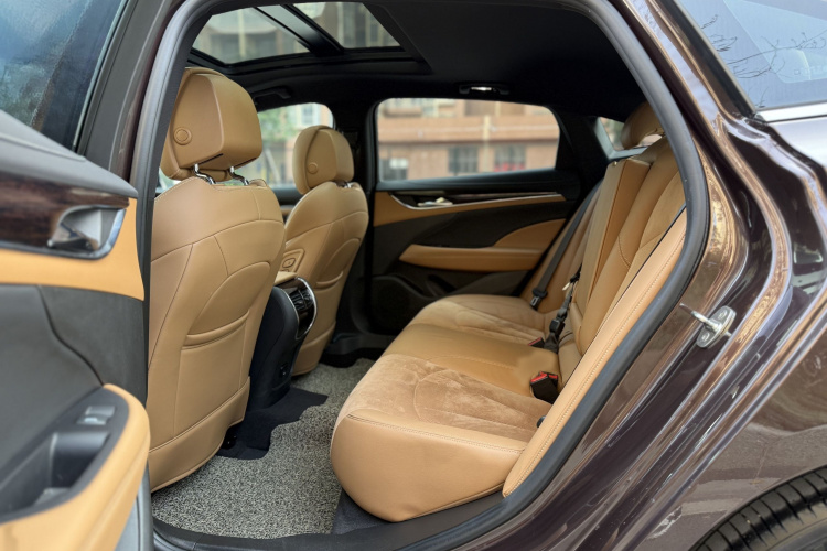 别克 君越 2016款 20T 豪华型中控内饰7008