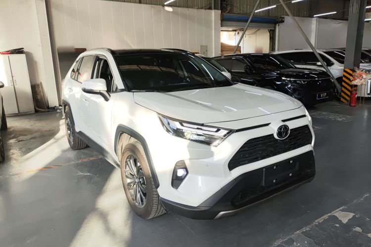丰田 RAV4荣放 2023款 2.0L CVT两驱风尚Plus版车身外观3
