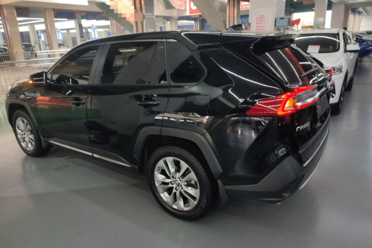 丰田 威兰达 2022款 2.0L CVT两驱豪华版车身外观4