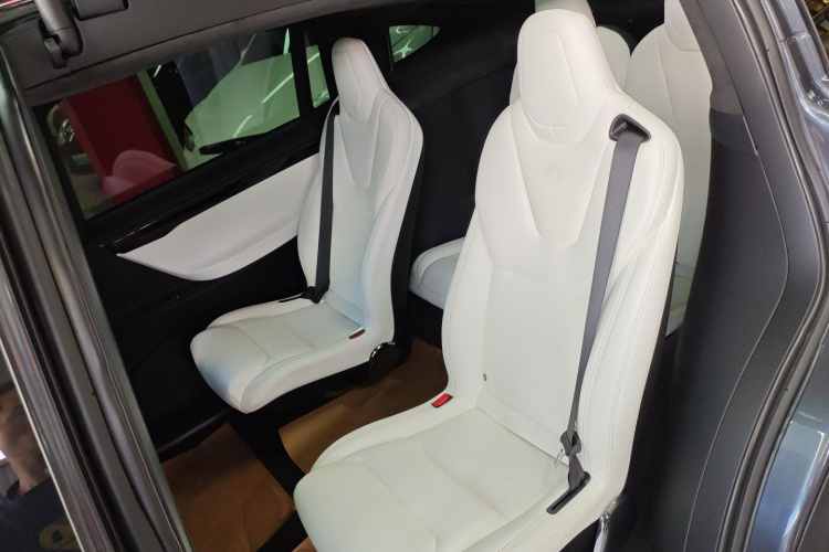 特斯拉 Model X 2019款 Performance 高性能版中控内饰21