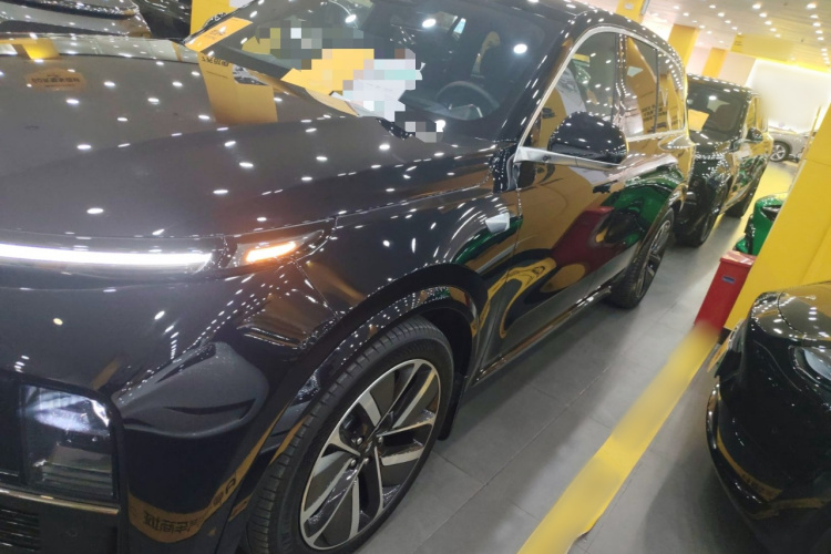 理想汽车 理想L9 2022款 Max车身外观4