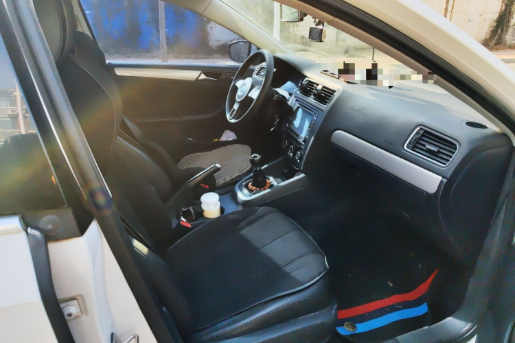 大众 速腾 2012款 1.6L 手动舒适型局部细节9005