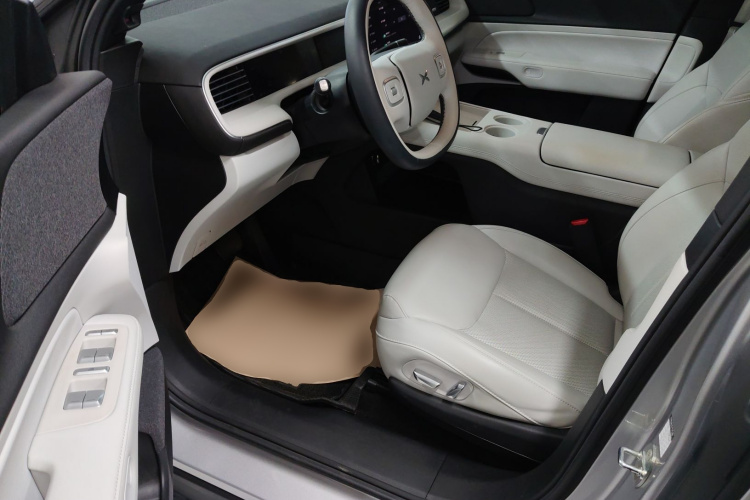 小鹏G6 2023款 580 长续航 Pro中控内饰20