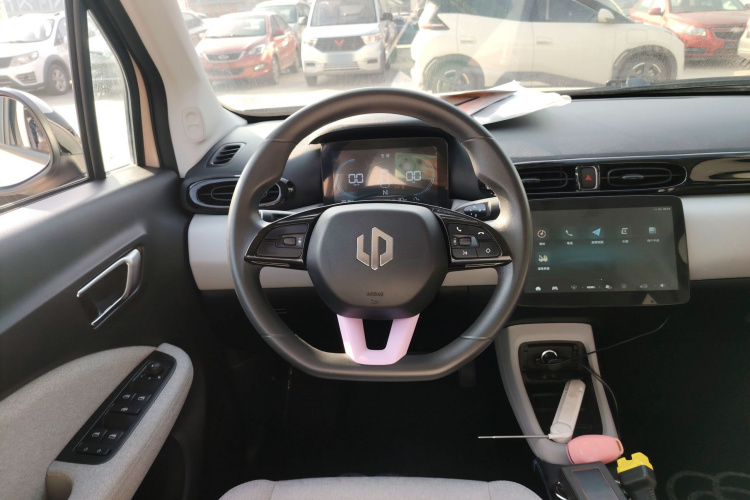 零跑汽车 零跑T03 2022款 琥珀版中控内饰13