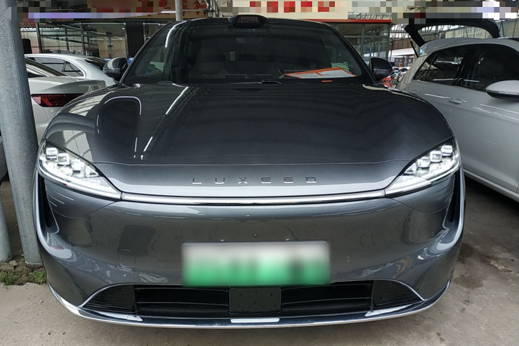 鸿蒙智行 智界R7 2025款 增程 251km Max车身外观2