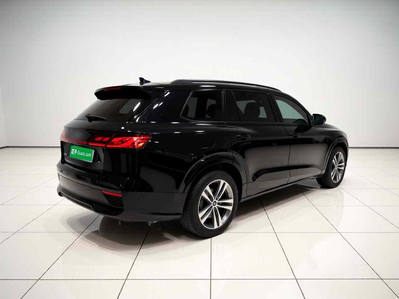 奥迪Q6 2023款 45 TFSI quattro 齐云型 Light 飞骑套装(5)