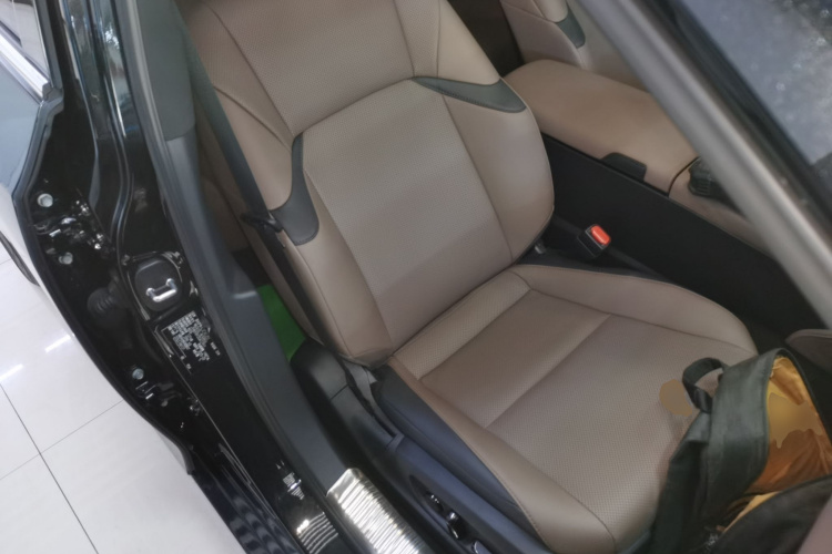 雷克萨斯ES 2025款 200 臻享版局部细节41