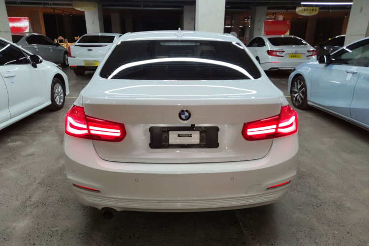 宝马3系 2016款 316i 时尚型车身外观6004