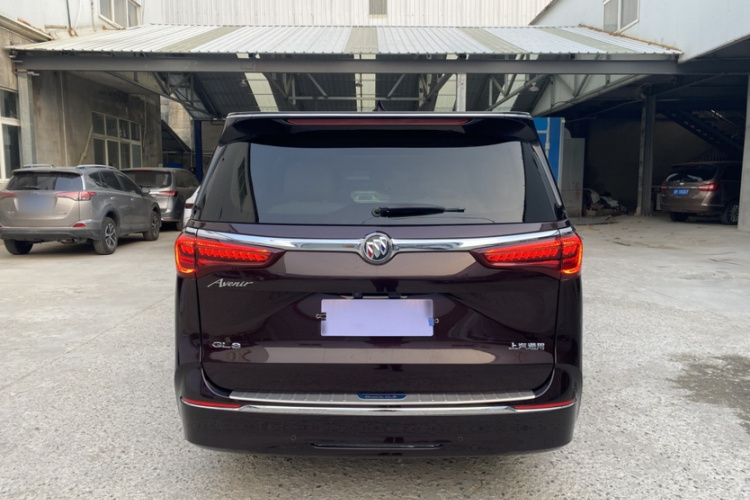 别克GL8 2020款 Avenir艾维亚 六座贤礼版车身外观6008