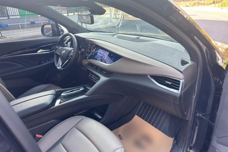 别克 昂科旗 2022款 652T 四驱尊享旗舰型 7座中控内饰7005