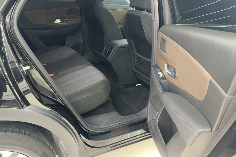 DS 7 2018款 35THP 巴士底广场版中控内饰7002