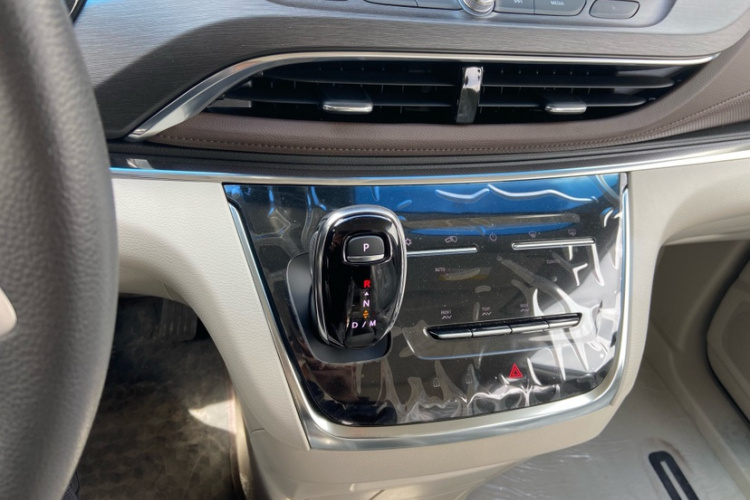 别克GL8 2023款 陆上公务舱 舒适型中控内饰7004