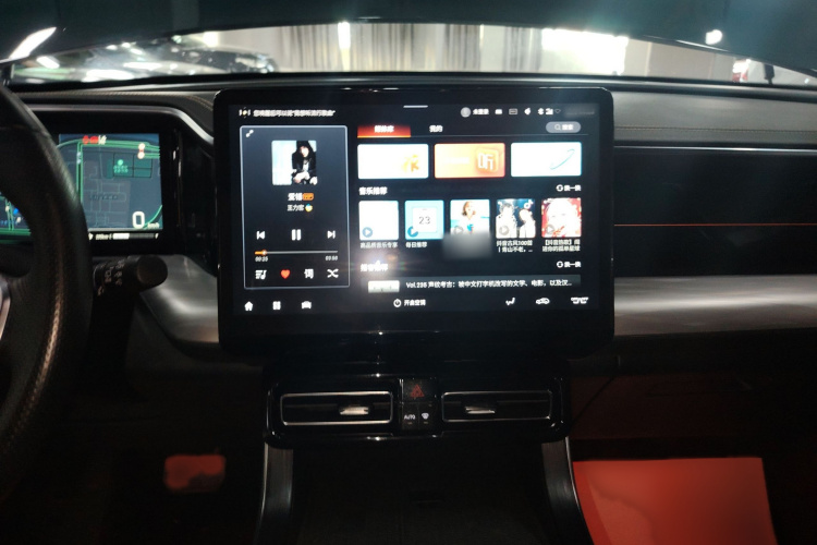 广汽传祺 传祺GS8 2022款 领航系列 2.0TGDI 两驱豪华智联版（七座）局部细节16