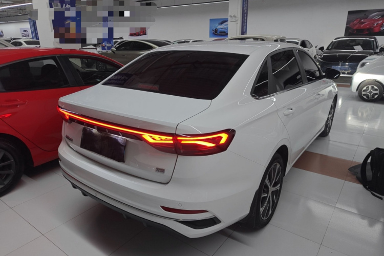 吉利汽车 帝豪 2023款 第4代冠军版 1.5L CVT尊贵型车身外观6005