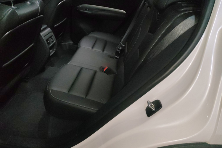 凯迪拉克XT4 2020款 改款 28T 两驱领先运动型中控内饰21