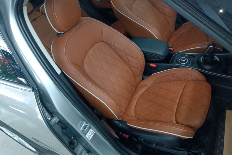 MINI Countryman 2023款 改款 1.5T COOPER ALL4 鉴赏家局部细节41