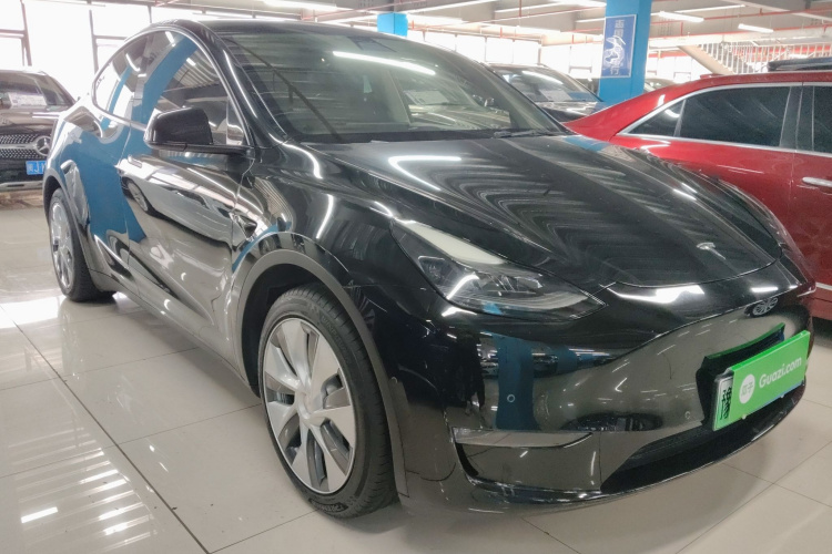 特斯拉 Model Y 2021款 标准续航后驱版车身外观3