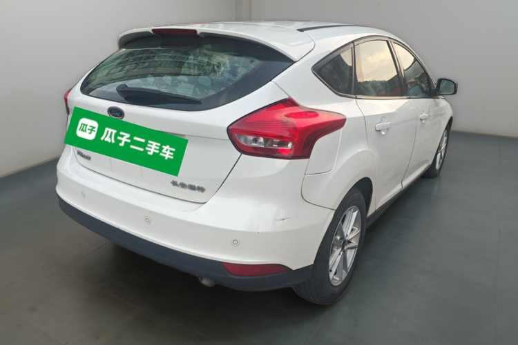 福特 福克斯 2015款 两厢 1.6L 自动风尚型车身外观7