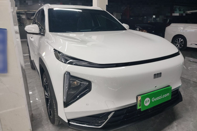 吉利银河 银河L7 2025款 EM-i 115km 探索版车身外观3