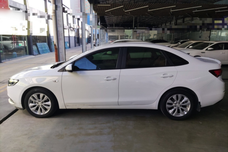 别克 英朗 2021款 典范 1.5L 自动进取型车身外观4