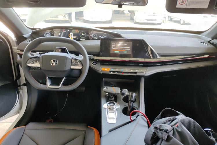 长安UNI-V 2024款 1.5T 高能版中控内饰7002