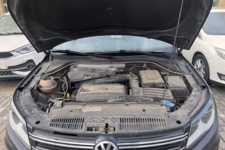 大众 Tiguan 2016款 2.0TSI 四驱标准型机舱底盘24