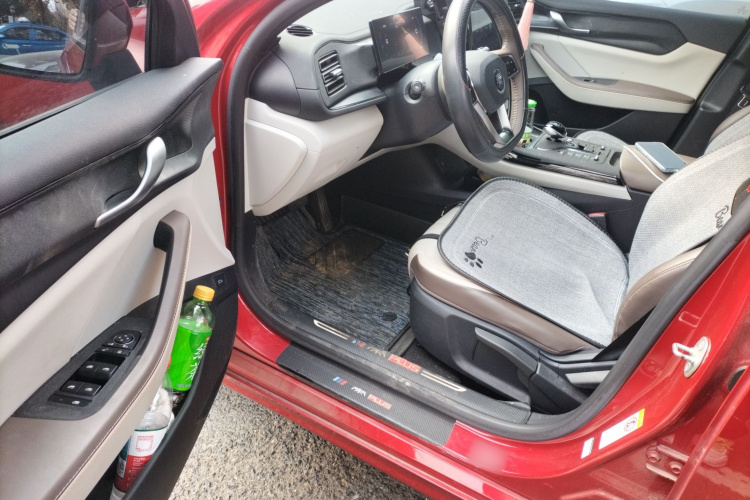 比亚迪 秦PLUS 2023款 冠军版 DM-i 55KM领先型中控内饰20