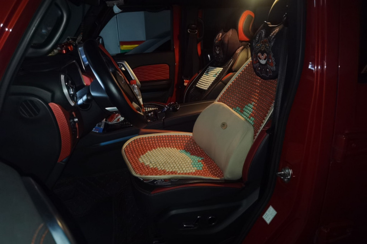 北京BJ40 2020款 2.0T 自动四驱城市猎人版侠客型中控内饰19