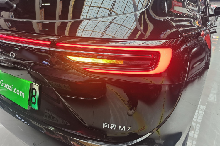 鸿蒙智行 问界M7 2022款 1.5T 四驱旗舰版车身外观9