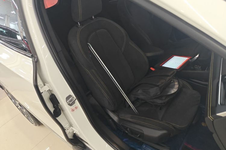 宝马X2(进口) 2018款 sDrive25i 尊享型M越野套装 国V局部细节41