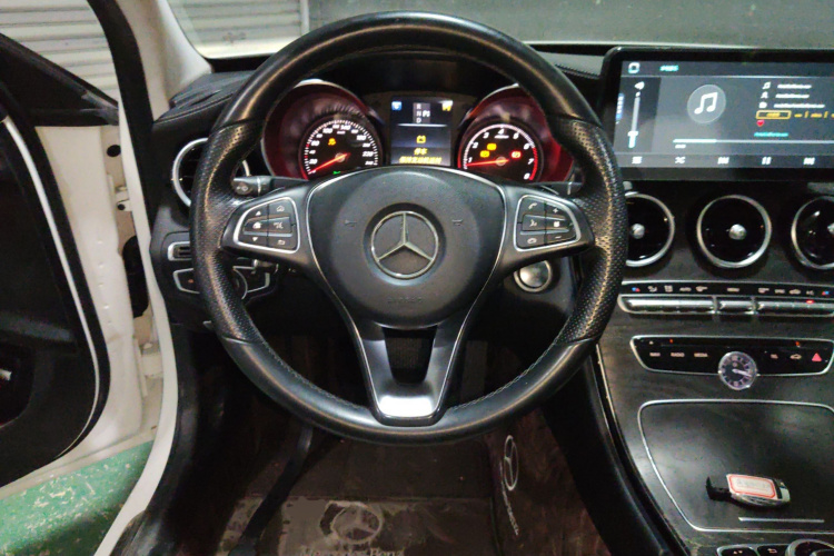 奔驰C级 2017款 C 180 L 运动版中控内饰13