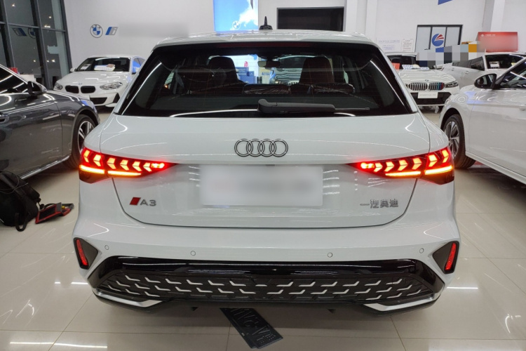 奥迪A3 2025款 Sportback 35TFSI 飞驰尊享型车身外观6