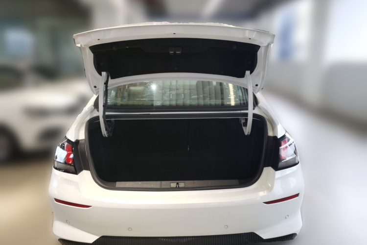 标致408 2019款 360THP 自动豪华版 国VI中控内饰23