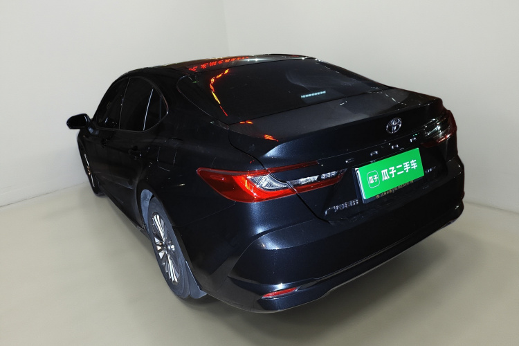 丰田 凯美瑞 2024款 双擎 2.0HE 精英版车身外观5