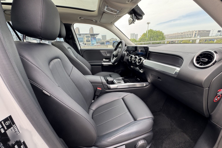 奔驰GLB 2020款 GLB 200 动感型中控内饰7005