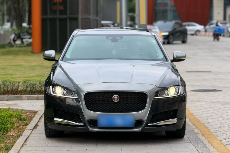 捷豹XFL 2020款 XFL 2.0T P200 两驱精英版车身外观6001