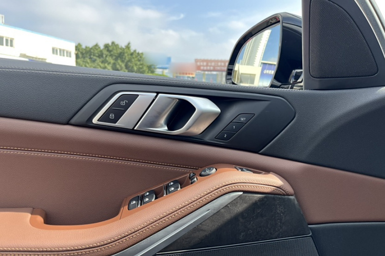 宝马X5(进口) 2022款 xDrive30i M运动套装中控内饰7009