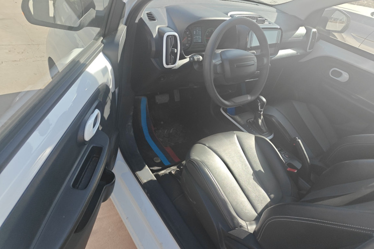 荣威 科莱威CLEVER 2022款 311km元气啵啵版中控内饰20