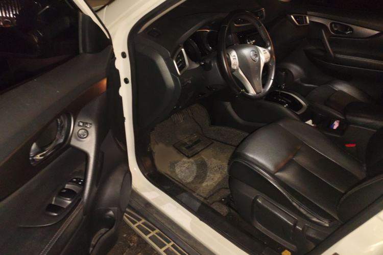 日产 奇骏 2014款 2.0L CVT智领版 2WD中控内饰7003