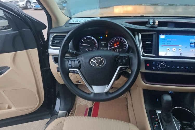 丰田 汉兰达 2017款 2.0T 两驱精英版 5座局部细节13