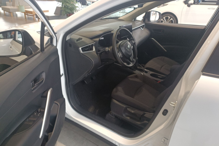 丰田 卡罗拉锐放 2024款 2.0L 精英版中控内饰7002