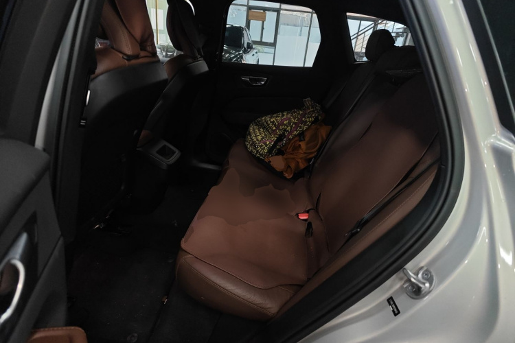 沃尔沃XC60 2023款 B5 四驱智远豪华版中控内饰7004